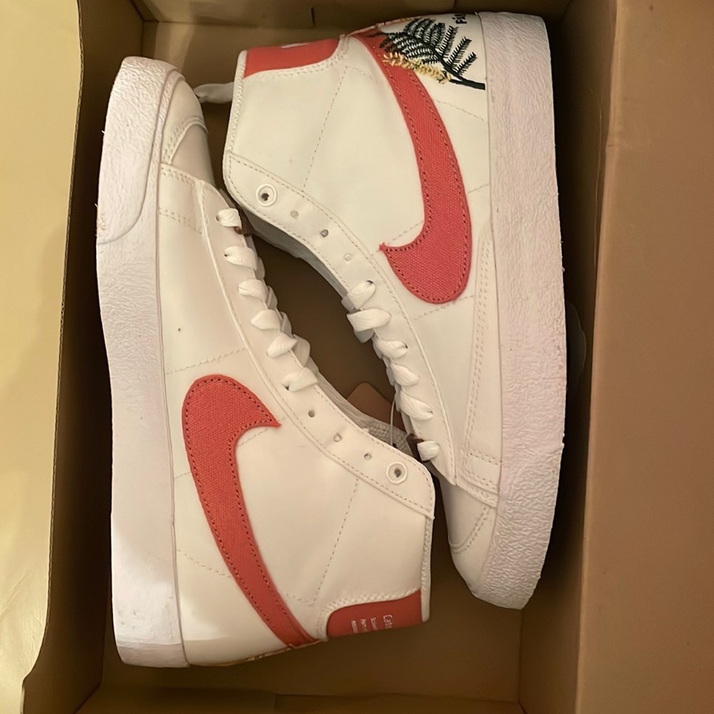 NIKE BLAZER MID ‘77 SE